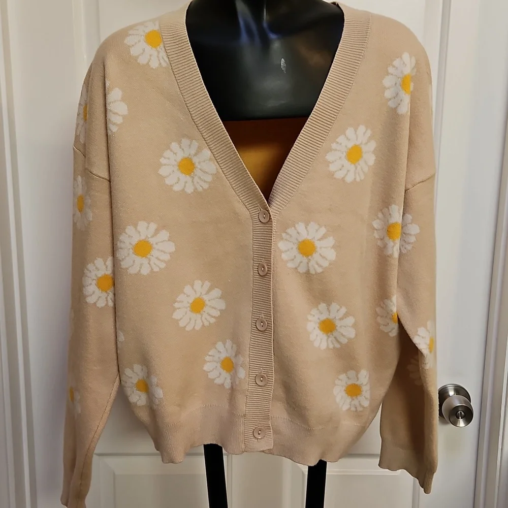 Daisy Floral Button-Up Cardigan - M
